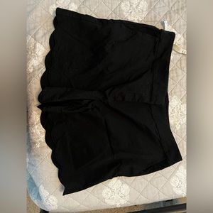 Black loft shorts. Scalloped hem